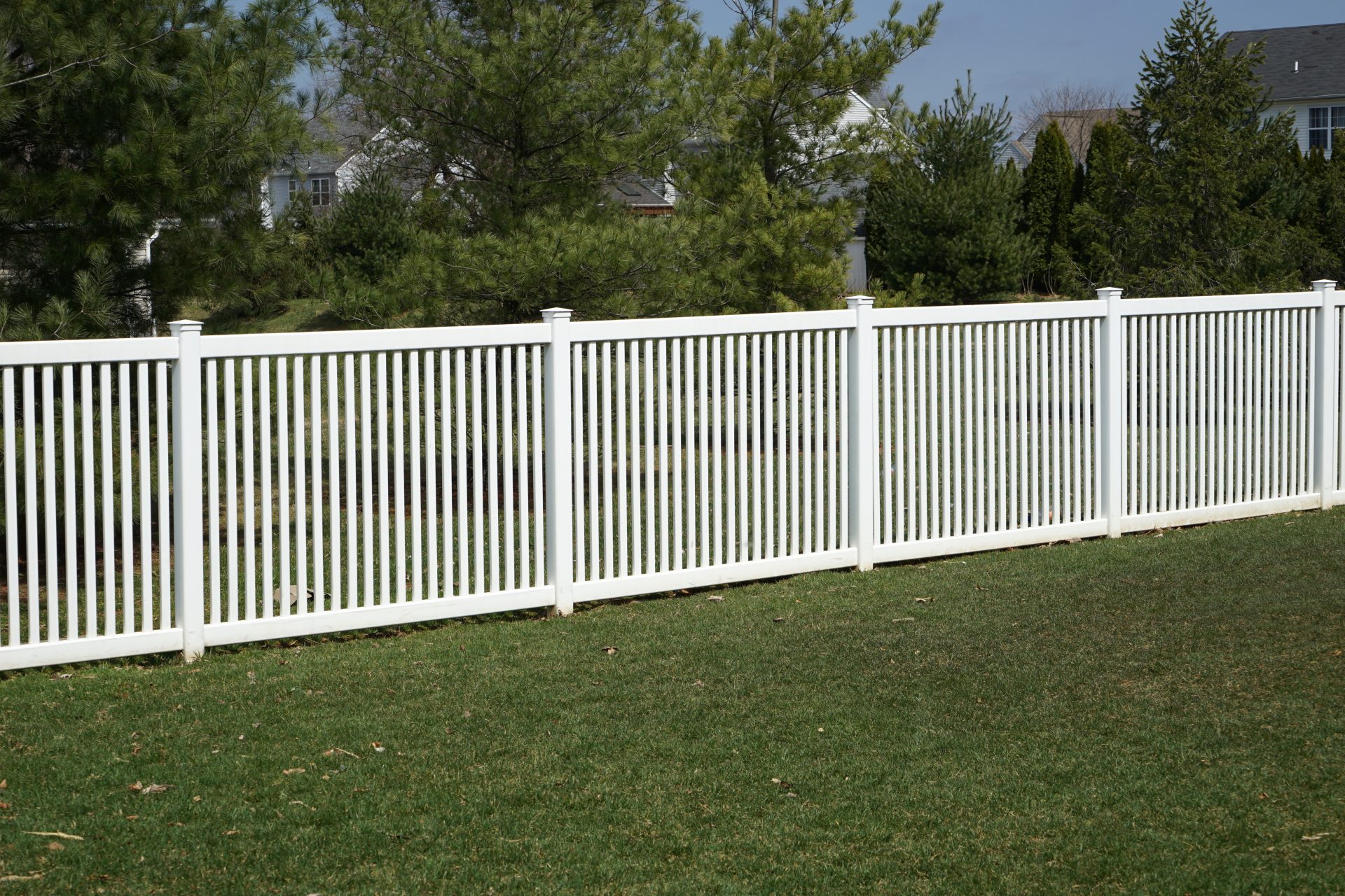 white vinyl fence for pets